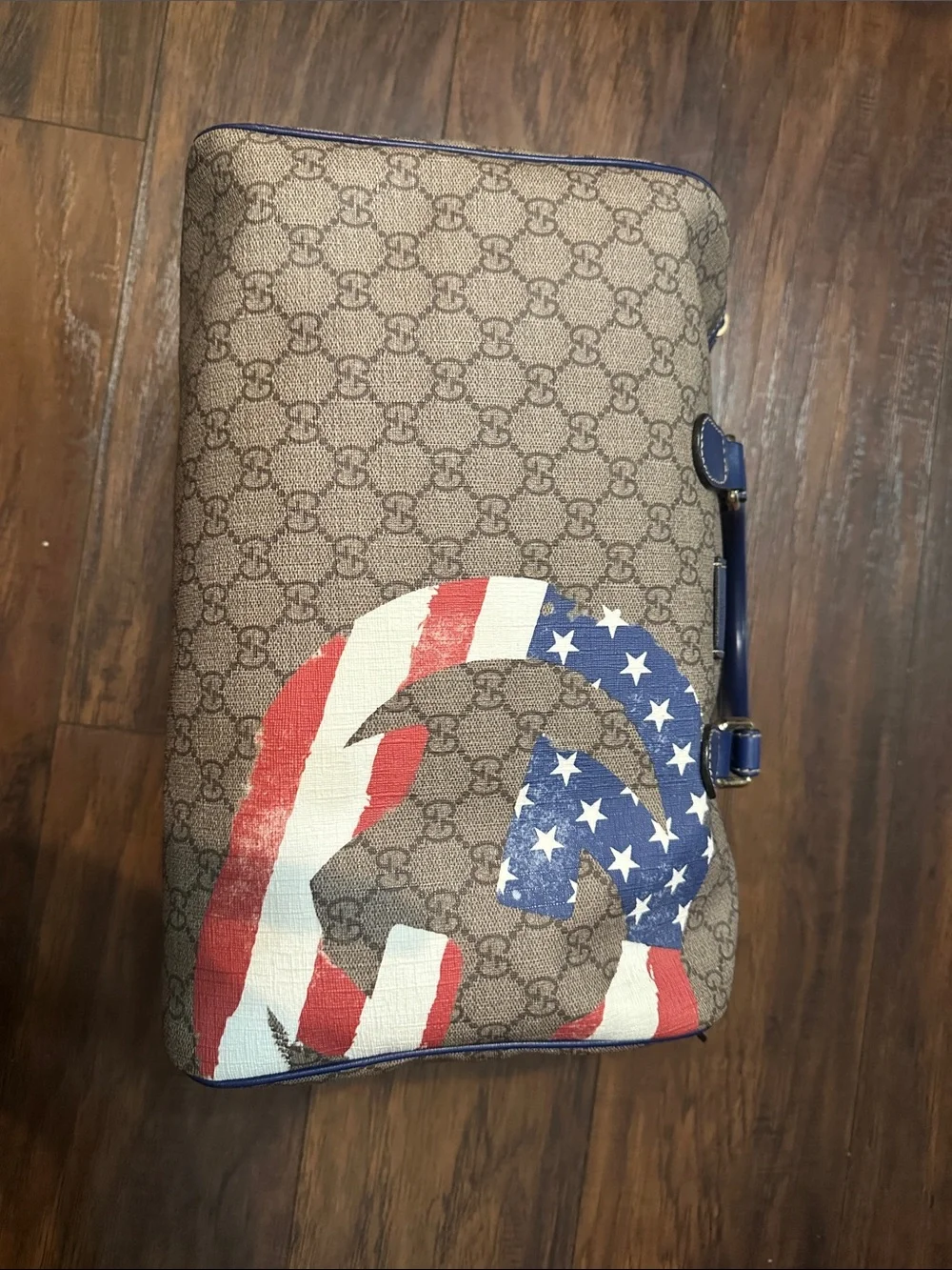 Gucci duffel gg